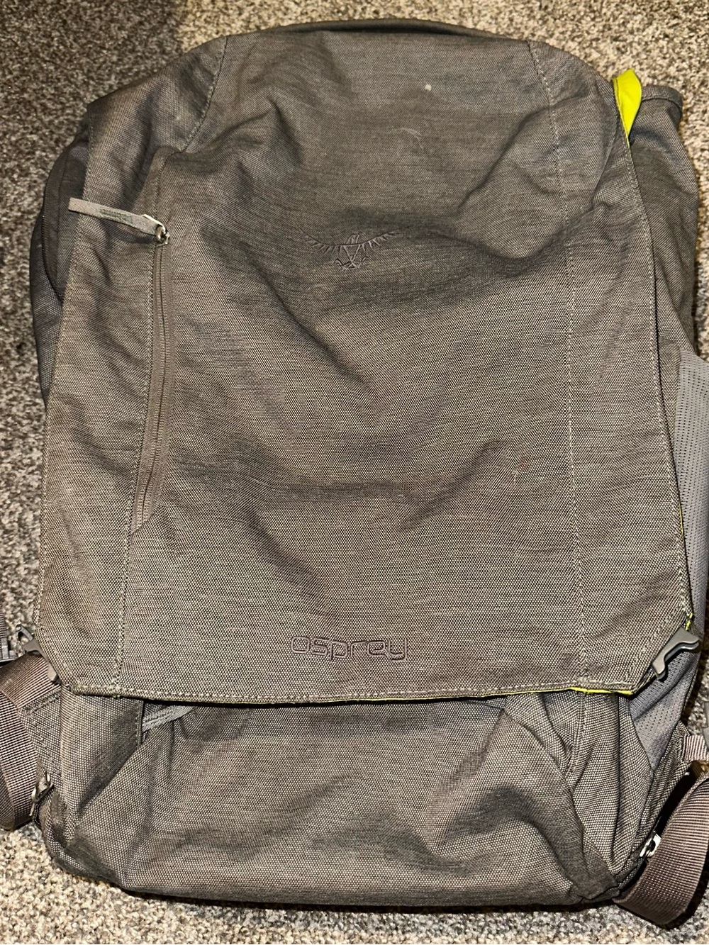 OSPREY Men's Gray Backpack with Yellow Accents